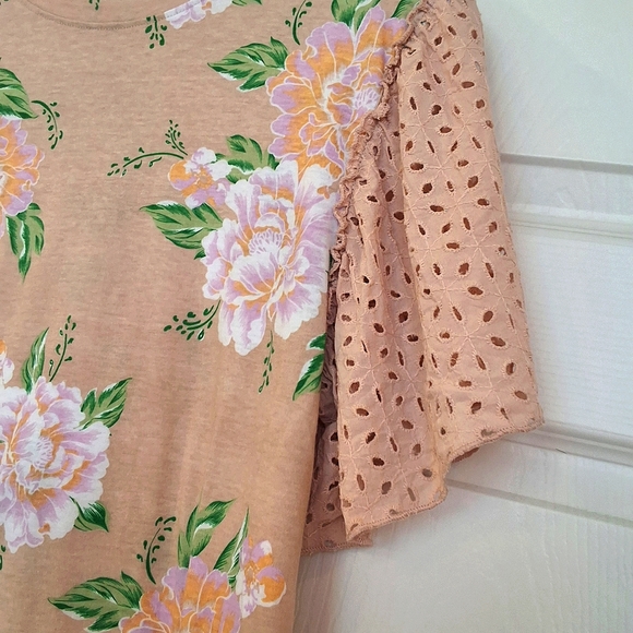 Weekend Soul, Large, Woman's, Flower & Open Weave Sleeves - Picture 3 of 6